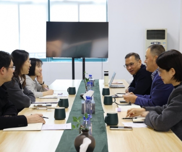 体贴眷注落实处，，，，，政企同心营生长